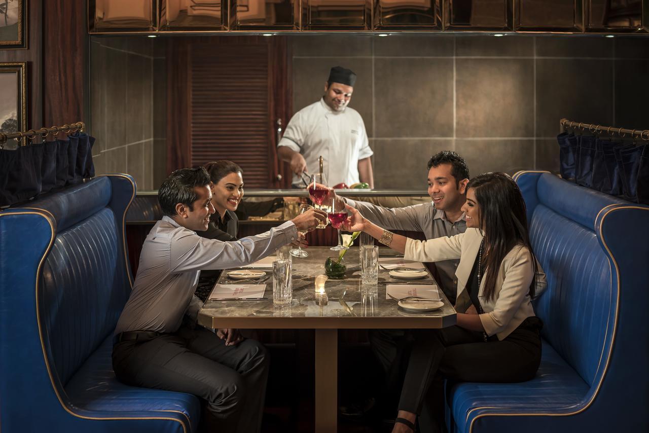 Shangri-La كولمبو المظهر الخارجي الصورة A restaurant in Mumbai, India