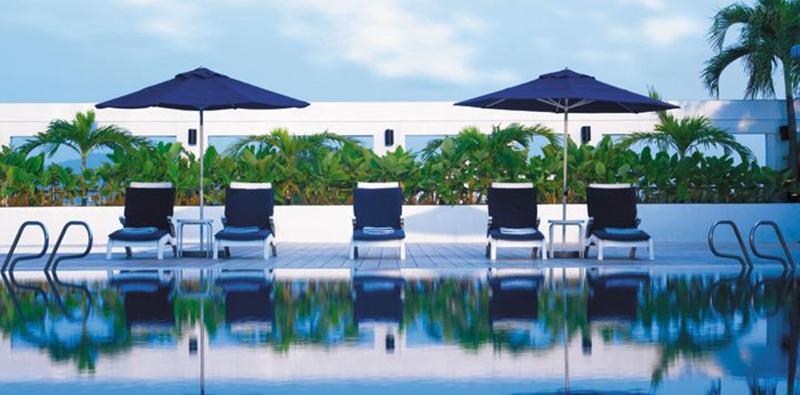 Shangri-La كولمبو المظهر الخارجي الصورة The pool at the hotel